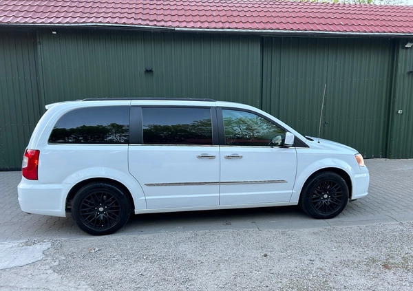 Chrysler Town &amp; Country cena 84000 przebieg: 104000, rok produkcji 2015 z Warszawa małe 436